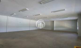 Imagem 6: PAVILHÃO EM ÓTIMA LOCALIZAÇÃO