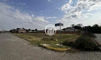 Imagem 1: SAPIRANGA, 300M² de Área Total