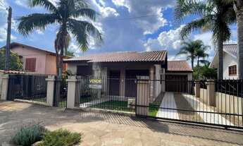 Imagem 2: Casa com 3 dormitórios a venda no Bairro Martini