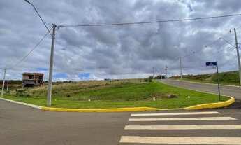 Imagem 2: Terreno de Esquina e de Frente para o Lago, no Loteamento Jardim Europa