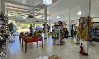 Imagem 3: SALA COMERCIAL AMPLA, TÉRREA COM VITRINE NA AV. GUILHERME AUGUSTIN PARA LOCAÇÃO!