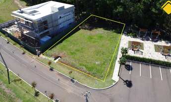 Imagem 2: TERRENO DENTRO DE CONDOMÍNIO FECHADO, DE ESQUINA AMPLO E DE FUNDOS PARA ÁREA VERDE NO RESE