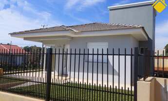 Imagem: CASA DE ESQUINA AMPLA, TODA CERCADA E MURADA