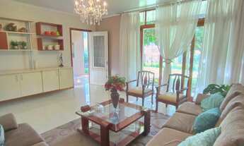 Imagem: CASA COM TERRENO AMPLO DE 776M² NO BAIRRO