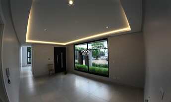 Imagem: Sobrado Tríplex / Duas quadras da AV Brasil