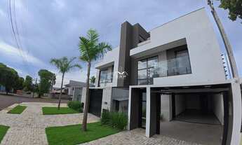 Imagem: Sobrado Tríplex / Duas quadras da AV Brasil