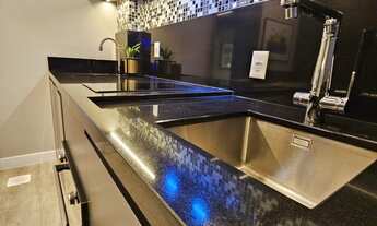 Imagem 5: Infinity Flat, 100% decorado e mobiliado na meia Praia em itapema. Alto padrão. lazer comp