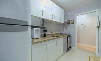 Imagem 2: Apartamento em Itapema Meia Praia, com 2 dormitórios, acomoda 6 pessoas, 1 vaga de garagem