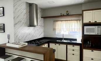 Imagem 3: Apartamento mobiliado e com ótima incidência solar. More no coração da Meia Praia - 03 Suí