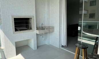 Imagem 4: Apartamento mobiliado e com ótima incidência solar. More no coração da Meia Praia - 03 Suí