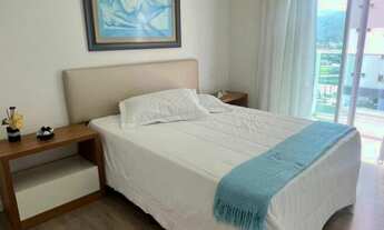 Imagem 7: Apartamento mobiliado e com ótima incidência solar. More no coração da Meia Praia - 03 Suí