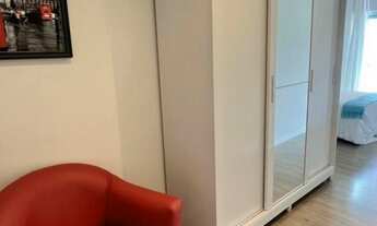 Imagem 6: Apartamento mobiliado e com ótima incidência solar. More no coração da Meia Praia - 03 Suí