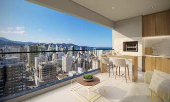 Imagem 3: Edifício Petit Trianon, 03 Suítes e 02 Vagas. 2 Avenida, Meia Praia em Itapema - SC