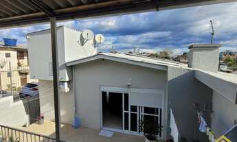 Imagem 7: Casa com 2 moradias mais uma casa individual - Ótima localização no Bairro Kayser - Ideal