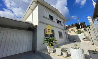 Imagem: Casa com 2 moradias mais uma casa individual