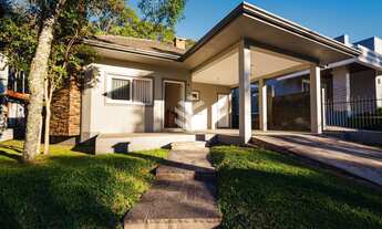 Imagem 2: Casa com 3 Dormitorio(s) localizado(a) no bairro Vivendas do Arvoredo em Gramado / Rio Gr