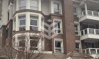 Imagem 2: APARTAMENTO 4 SUÍTES NO CENTRO DE GRAMADO, UMA QUADRA DA RUA COBERTA