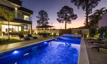 Imagem 3: CASA CINEMATOGRÁFICA MOBILIADA E DECORADA