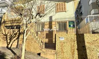 Imagem: Casa com duas moradias no bairro Panazzolo