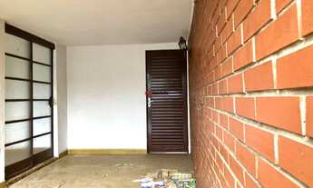 Imagem 2: Casa com excelente localização no bairro