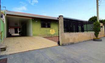 Imagem: CASA ESPAÇOSA, TERRENO INTEIRO E AVERBADA