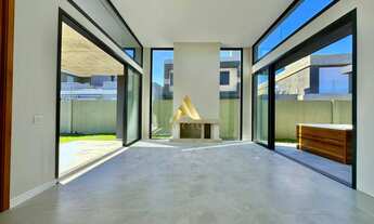 Imagem 3: Única casa com jacuzzi e piscina no condomínio!!