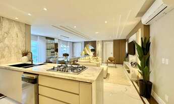 Imagem 3: LINDO APARTAMENTO À VENDA EM EDIFÍCIO COM DESIGN NEOCLÁSSICO!!!