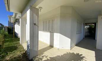 Imagem 5: Ótima casa de 3 dormitórios, sala de estar e jantar no Jardim Beira Mar há 3 quadras da pr