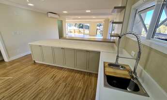 Imagem 2: Linda casa Saint Moritz de 324m2 com 4 suítes incluindo master com hidromassagem