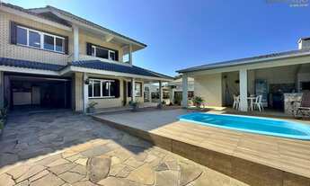 Imagem 2: Sobrado de 3Dormitórios com piscina placa solar pertinho do mar!!