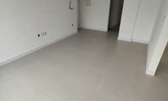 Imagem 6: Apartamento com sacada de frente - Próximo do Mar: Confira !