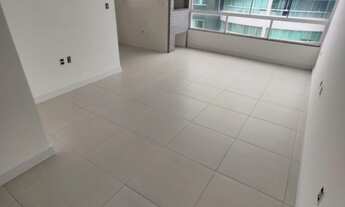 Imagem 3: Apartamento com sacada de frente - Próximo do Mar: Confira !