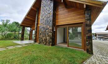 Imagem 2: Bela Casa à Venda em Gramado - Brasil