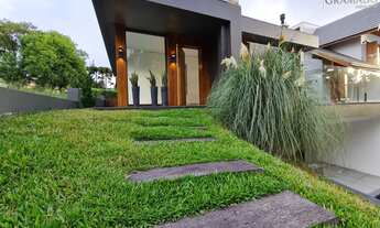 Imagem 4: Linda Casa à venda em Gramado, Brasil, em bairro de Alta Valorização. Gramado RS Brazil