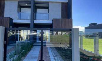 Imagem: Sobrado à venda, com piscina e 2 suítes