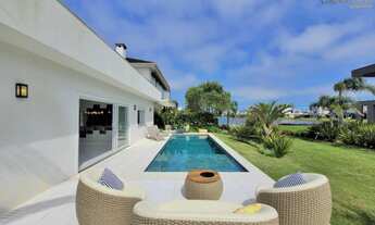 Imagem 1: Charmosa casa com piscina aquecida e vista para o lago em condomínio fechado de luxo - Xa