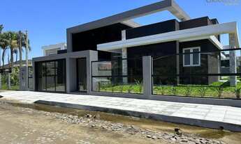 Imagem 2: LINDA MANSÃO À VENDA COM PISCINA E PÁTIO AMPLO - ATLÂNTIDA XANGRI-LÁ