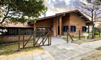 Imagem: Ótima casa de esquina lado mar no centro