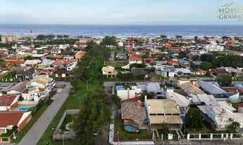 Imagem 2: Ótima casa de esquina lado mar no centro de Xangrila