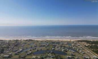Imagem 3: Linda casa Mobiliada e Decorada em Con Fech a Beira Mar de Capão da Canoa
