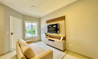 Imagem 1: Casa com ótimo pátio frontal e nos fundos