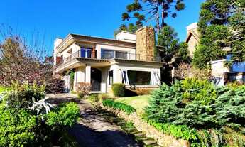 Imagem 1: Linda Casa com Arquitetura Portuguesa no Aspen Mountain Gramado