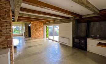 Imagem 4: Linda Casa com Arquitetura Portuguesa no Aspen Mountain Gramado