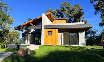 Imagem 2: Casa linda no Vivendas do Arvoredo Gramado Arquitetura Moderna