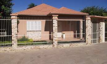 Imagem: Casa com 3 Dormitorio(s) localizado(a) no