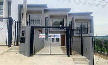 Imagem: Sobrado com 2 Dormitorio(s) localizado(a)