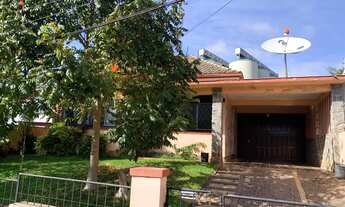 Imagem: Casa com 4 Dormitorio(s) localizado(a) no