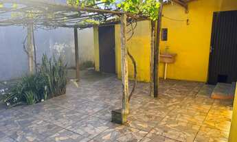 Imagem 3: Casa de esquina Casa com aluguel por R$1.350 /mês