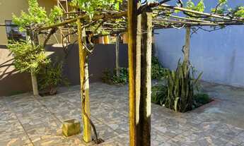 Imagem 4: Casa de esquina Casa com aluguel por R$1.350 /mês