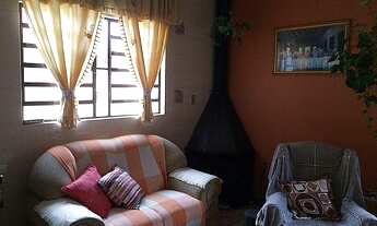 Imagem: Casa com 3 Dormitorio(s) localizado(a) no